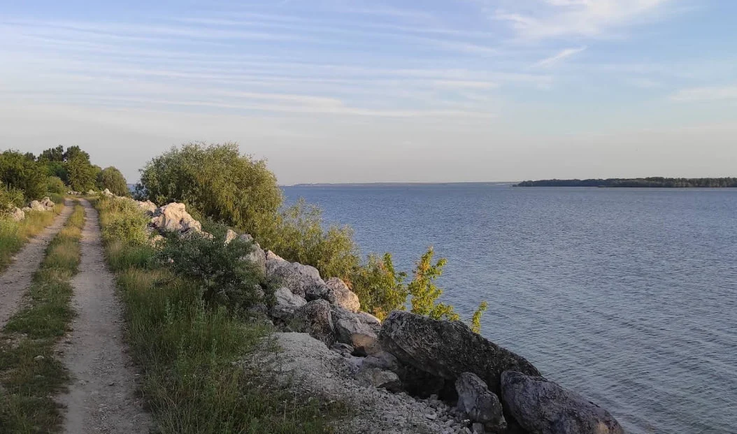 Lacul de acumulare Costești